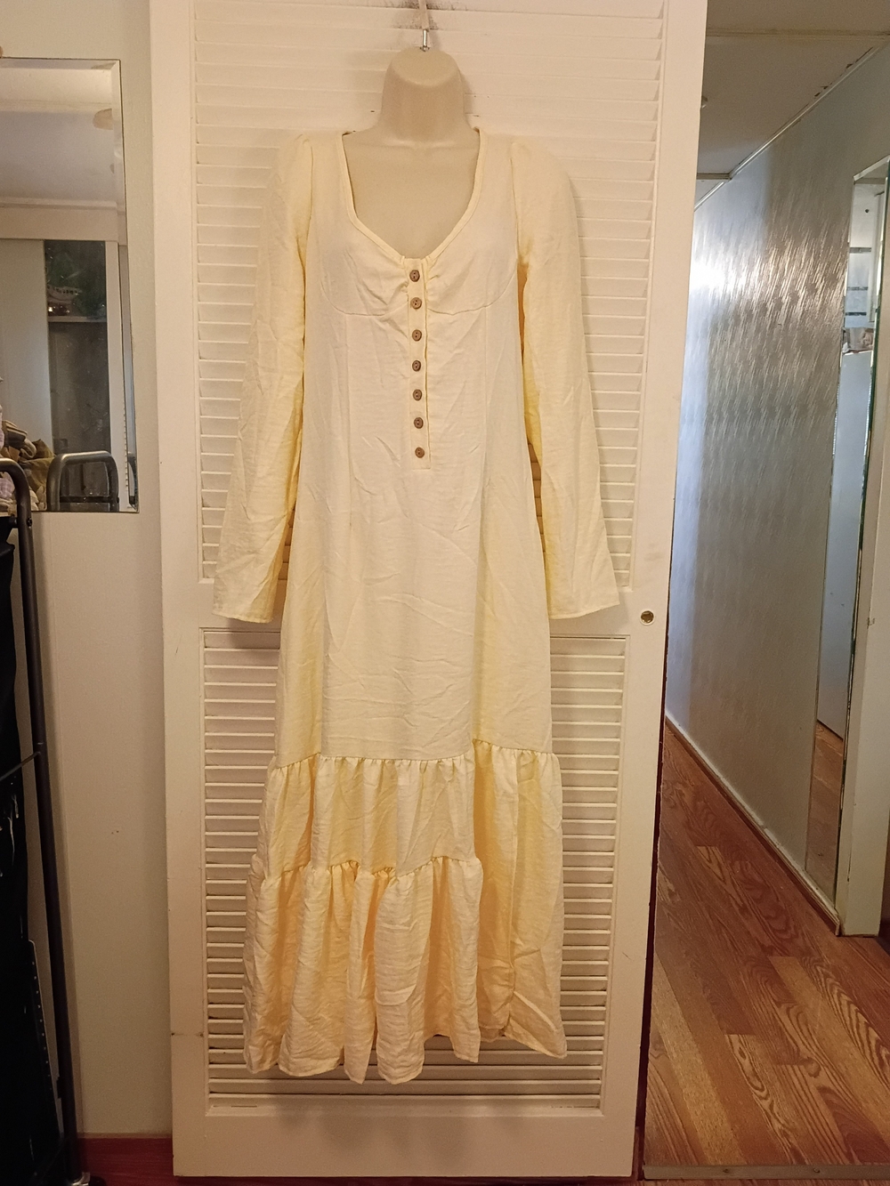 Elegant Cream Button-Front Maxi Dress with Ruffle Hem - Picture 2 of 8
